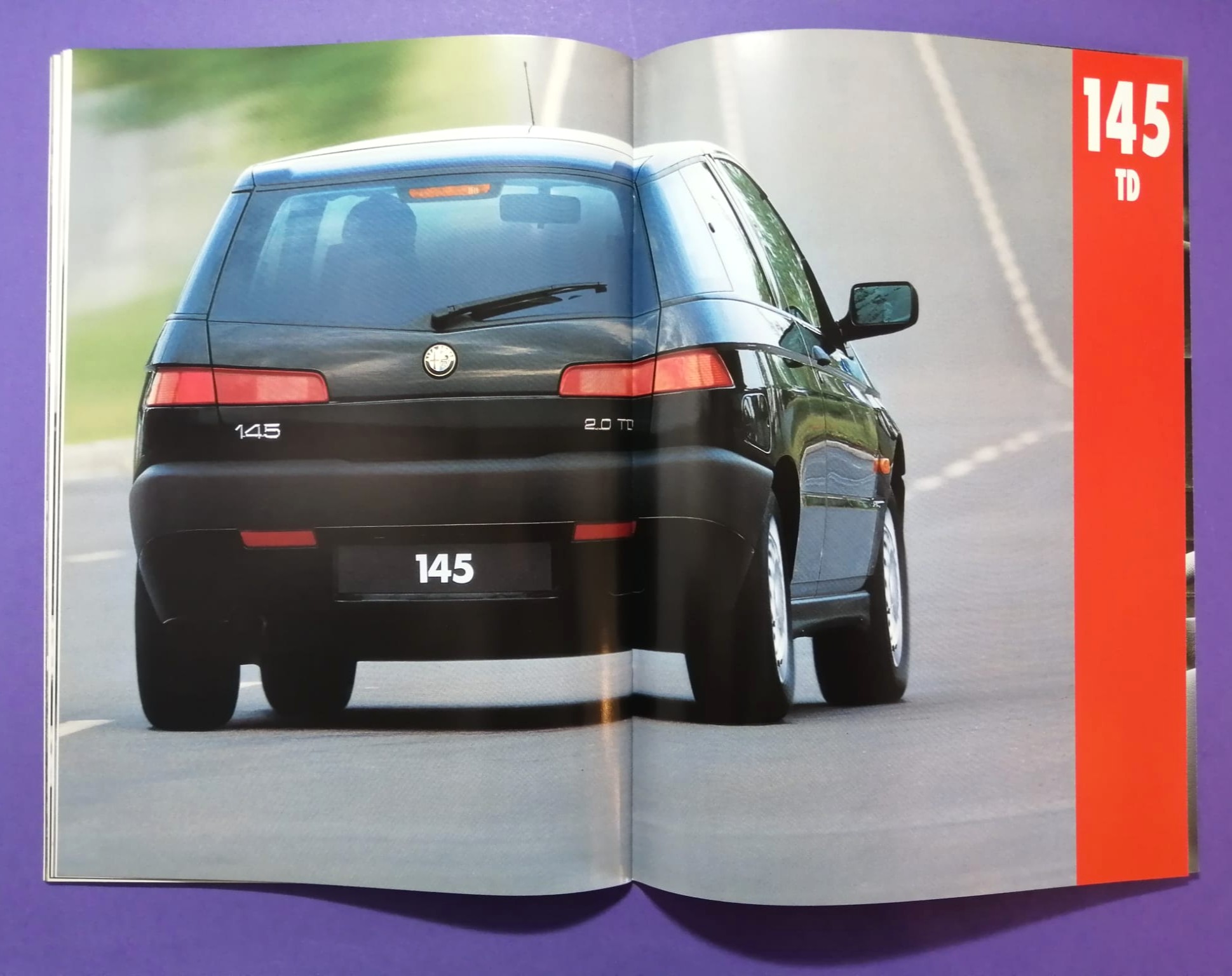 altes Original Autoprospekt, Alfa-Romeo 145, TI, Quadrifoglio,... aus dem Jahr 1997, 2 teilig