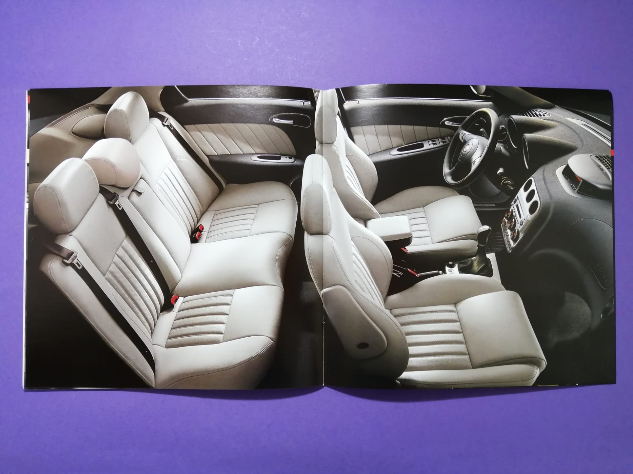 altes Original Autoprospekt, Alfa-Romeo 156 Limousine, V6.., aus dem Jahr 2002, 2 teilig 