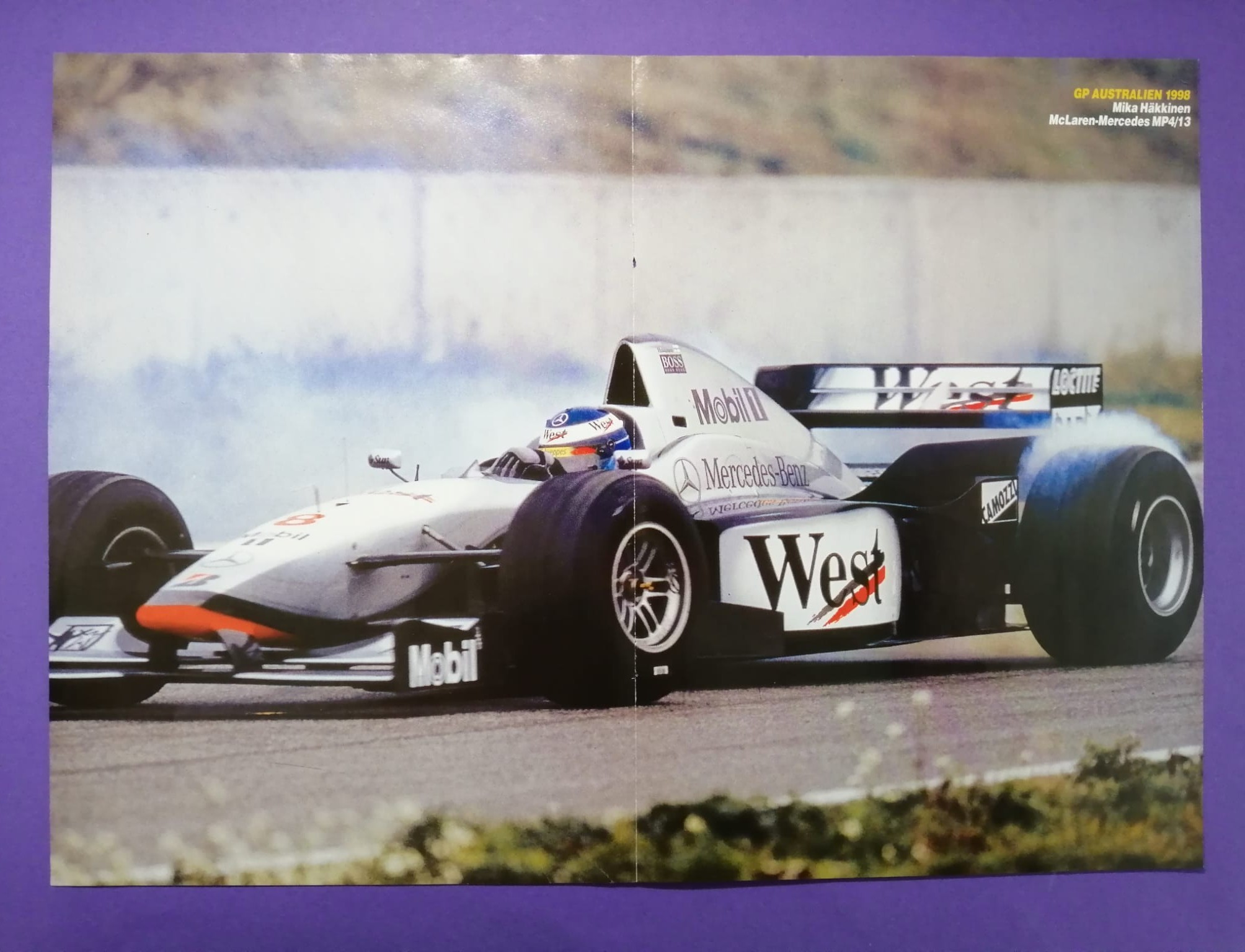 altes Doppelposter Michael Schumacher Ferrari, Mika Häkkinen McLaren Mercedes, Formel 1 Grand Prix Australien Melbourne 1998, Marlboro, 30x42cm