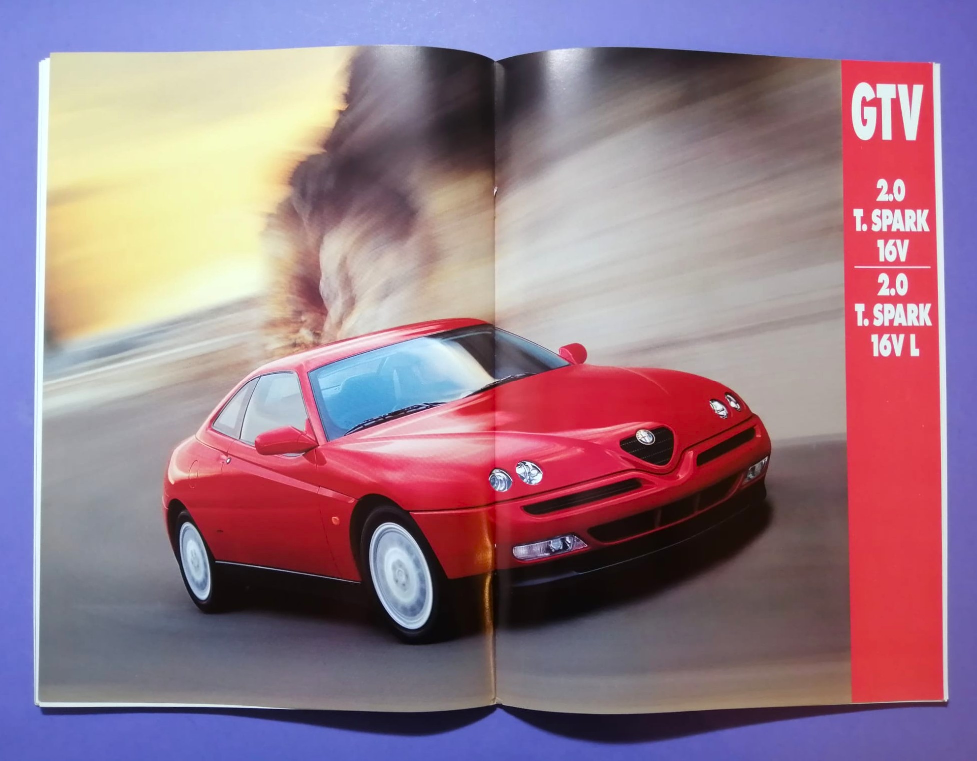 altes Original Autoprospekt, Alfa-Romeo GTV Coupe, V6.., aus dem Jahr 1997, 2 teilig
