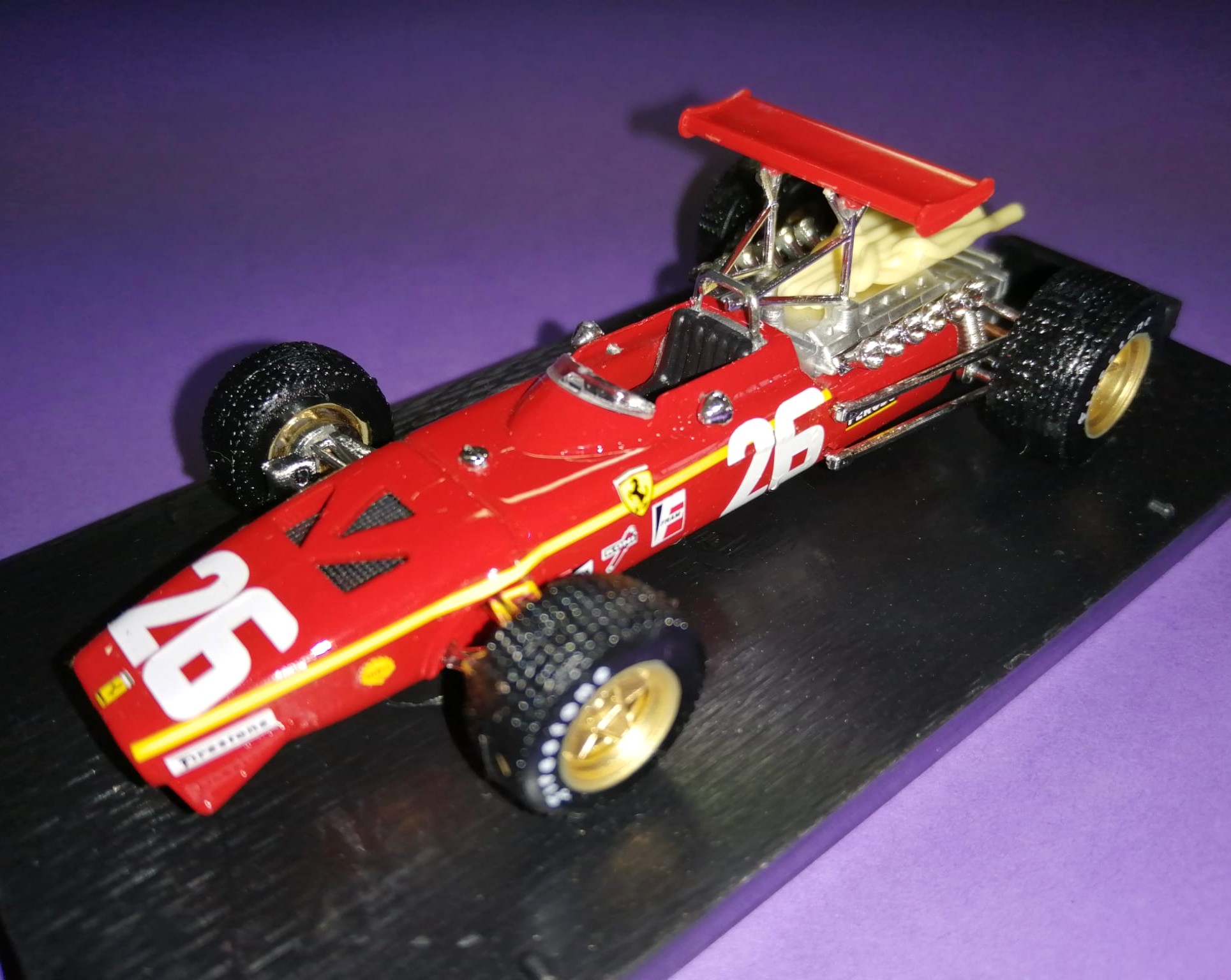 BRUMM Modellauto 1:43, Jacky Ickx, Ferrari 312, Sieger Formel 1 Grand Prix Frankreich Rouen 1968, in Original Plexiglasbox und Kartonhülle. 
