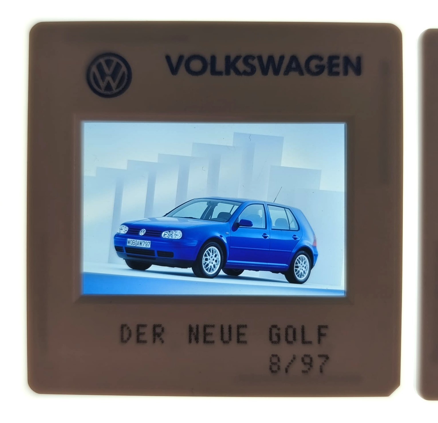 2 Stück alte Presse Werks Foto DIAs, VW Golf 4 , 4-Motion, 1997, 1998, Größen: 5 x 5 cm