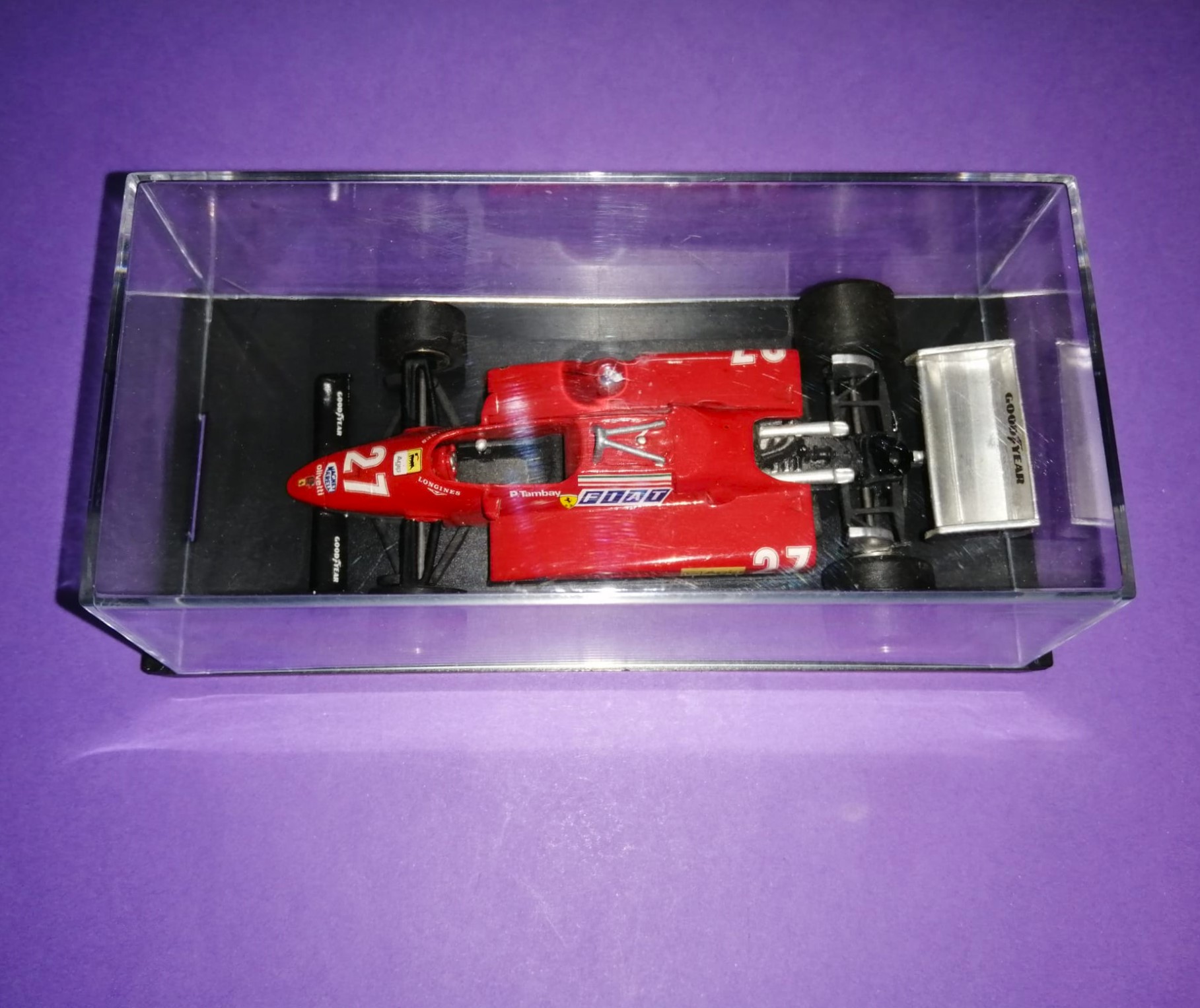 altes Modellauto 1:43, Patrick Tambay, Ferrari, Formel 1 Grand Prix 1982, In Plexiglasbox.