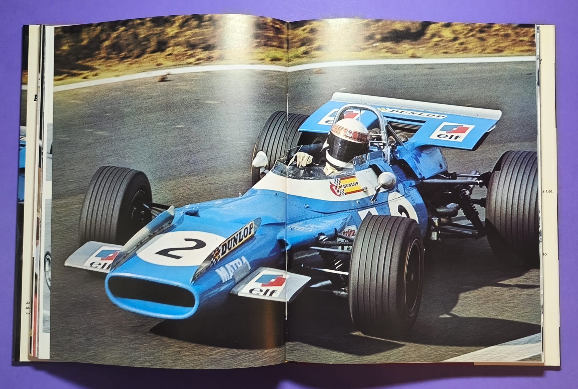 altes Buch, Automobile Year 1969-1970, Ford Capri, Opel Manta,.. Formel 1, LeMans, Rallye, Indy Car,.. Jochen Rindt, Hill, Ickx, Siffert, Stewart,.. Lotus, Ferrari, Porsche 917, Matra,.. ENGLISCH!