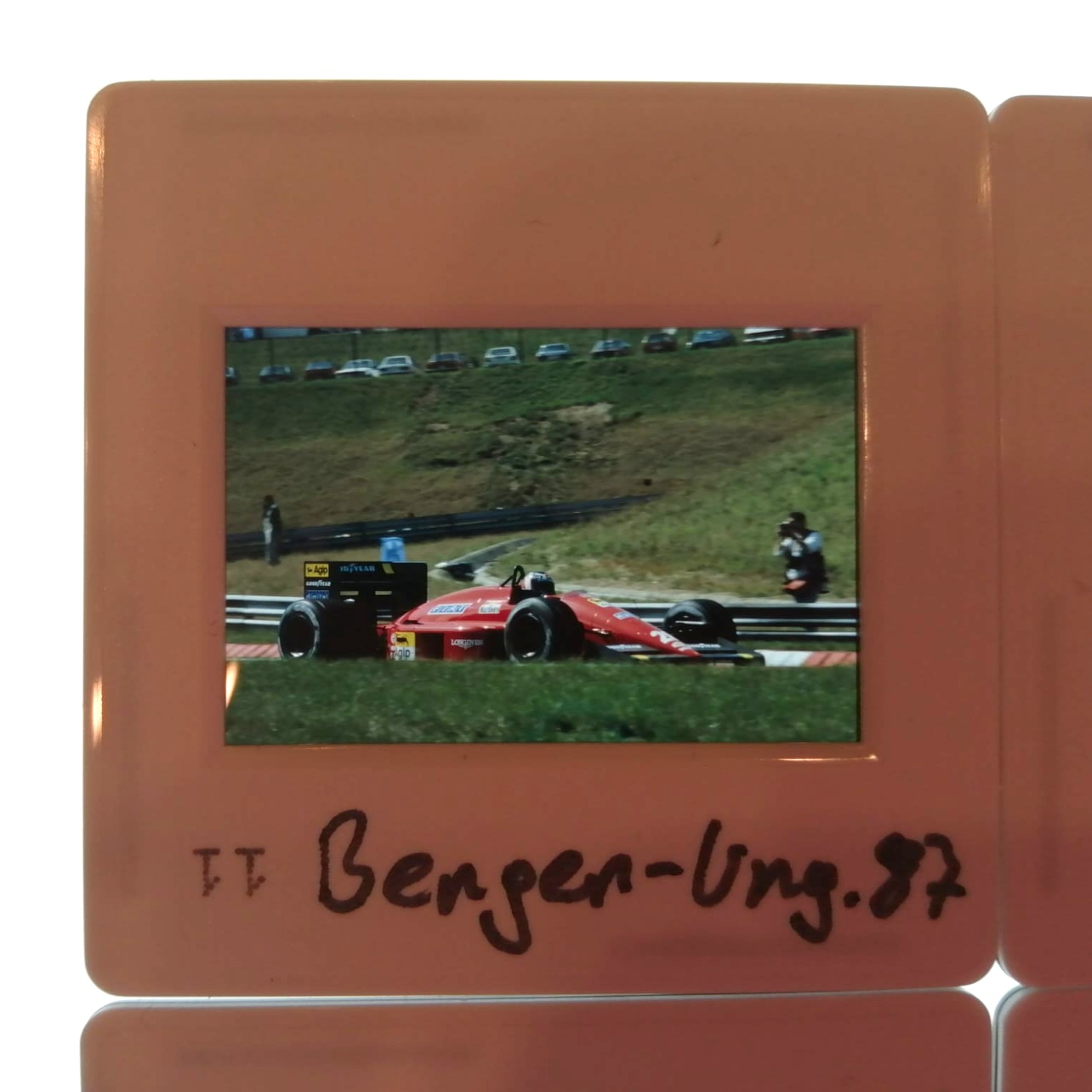 4 Stück alte Presse Foto DIAs, Gerhard Berger, Ferrari, Formel 1 Grand Prix Ungarn Hungaroring Budapest 1987, 5x5cm 