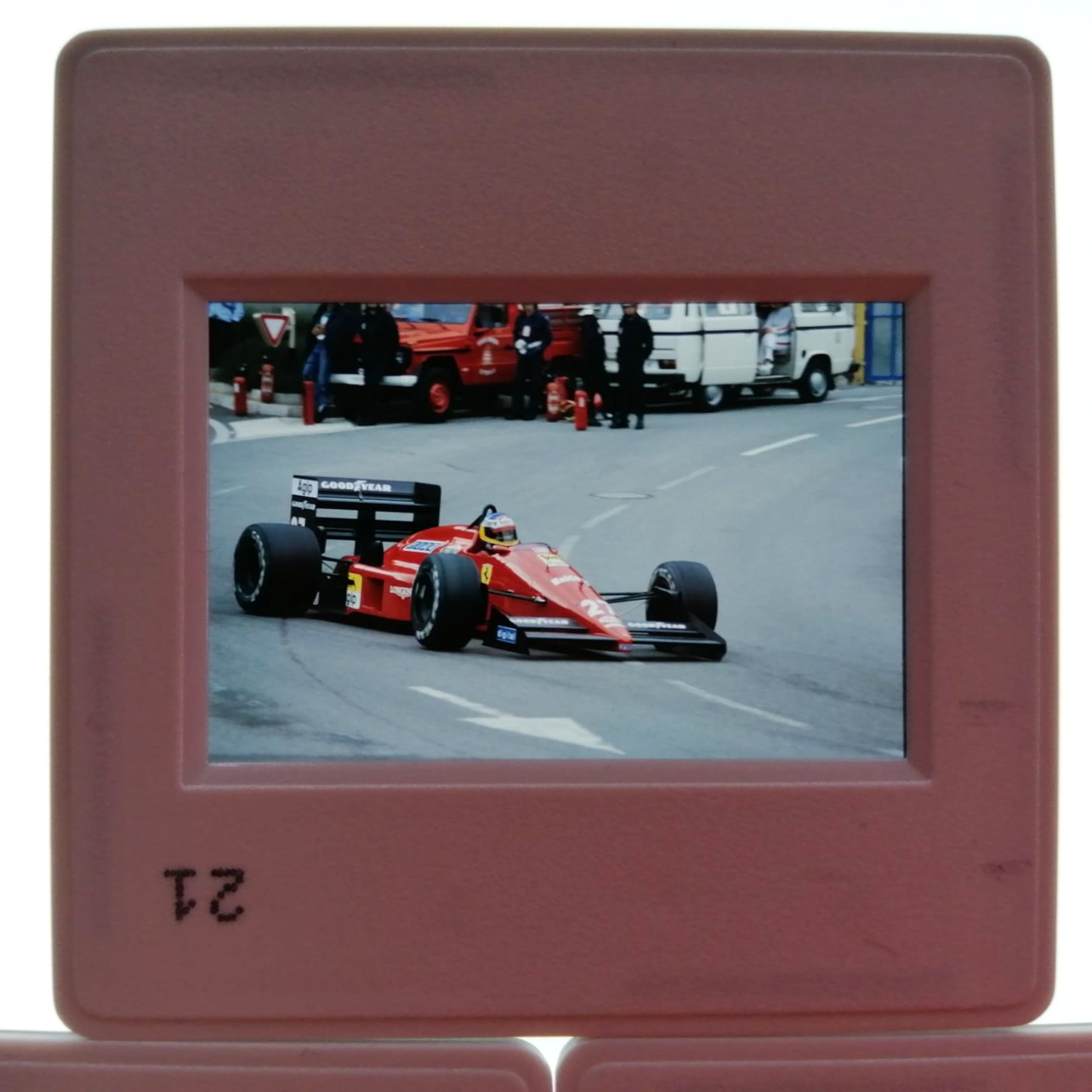 3 Stück alte Presse Foto DIAs, Michele Alboreto, Ferrari, Formel 1 Grand Prix Monaco 1988, 5x5cm