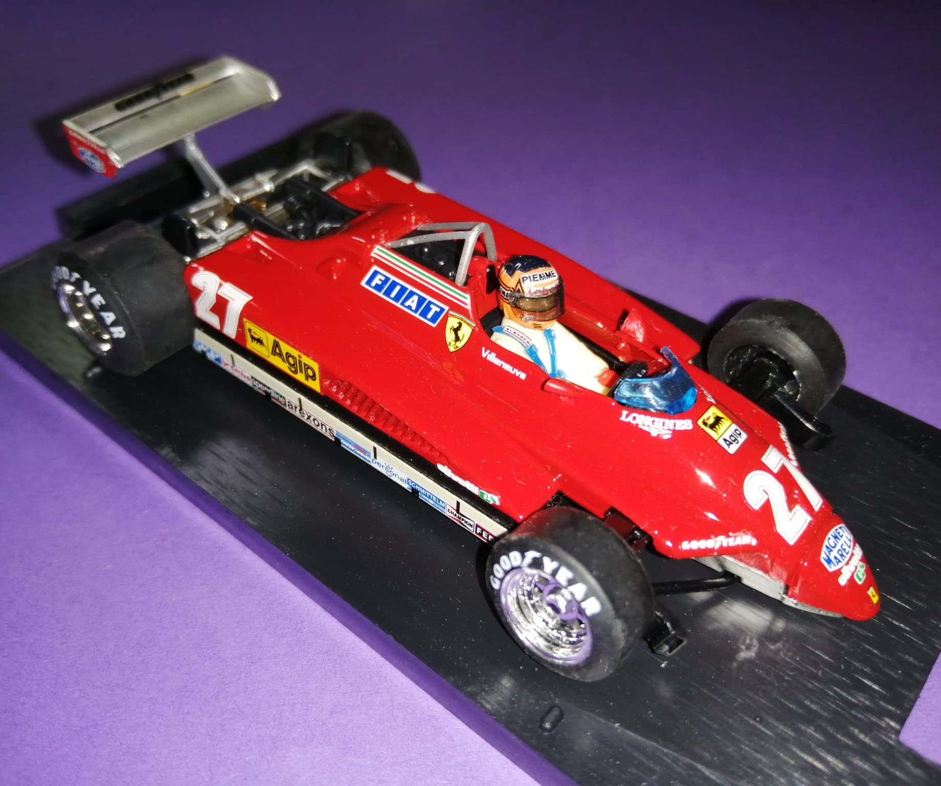 BRUMM Modellauto 1:43, Gilles Villeneuve, Ferrari 126C Turbo, Formel 1 Grand Prix San Marino Imola 1982, In Original Plexiglasbox und Kartonhülle.