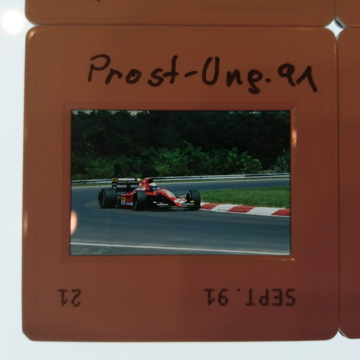 4 Stück alte Presse Foto DIAs, Alain Prost, Ferrari, Formel 1 Grand Prix Ungarn, Hockenheim 1991, 5x5cm 