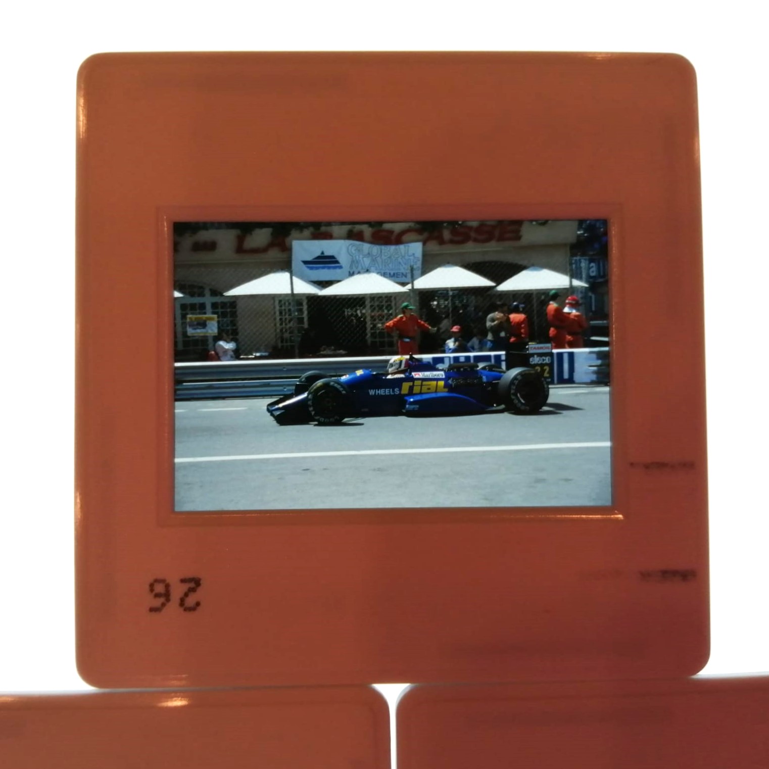 3 Stück alte Presse Foto DIAs, Andrea de Cesaris, Rial, Formel 1 Grand Prix Monaco 1988, 5x5cm
