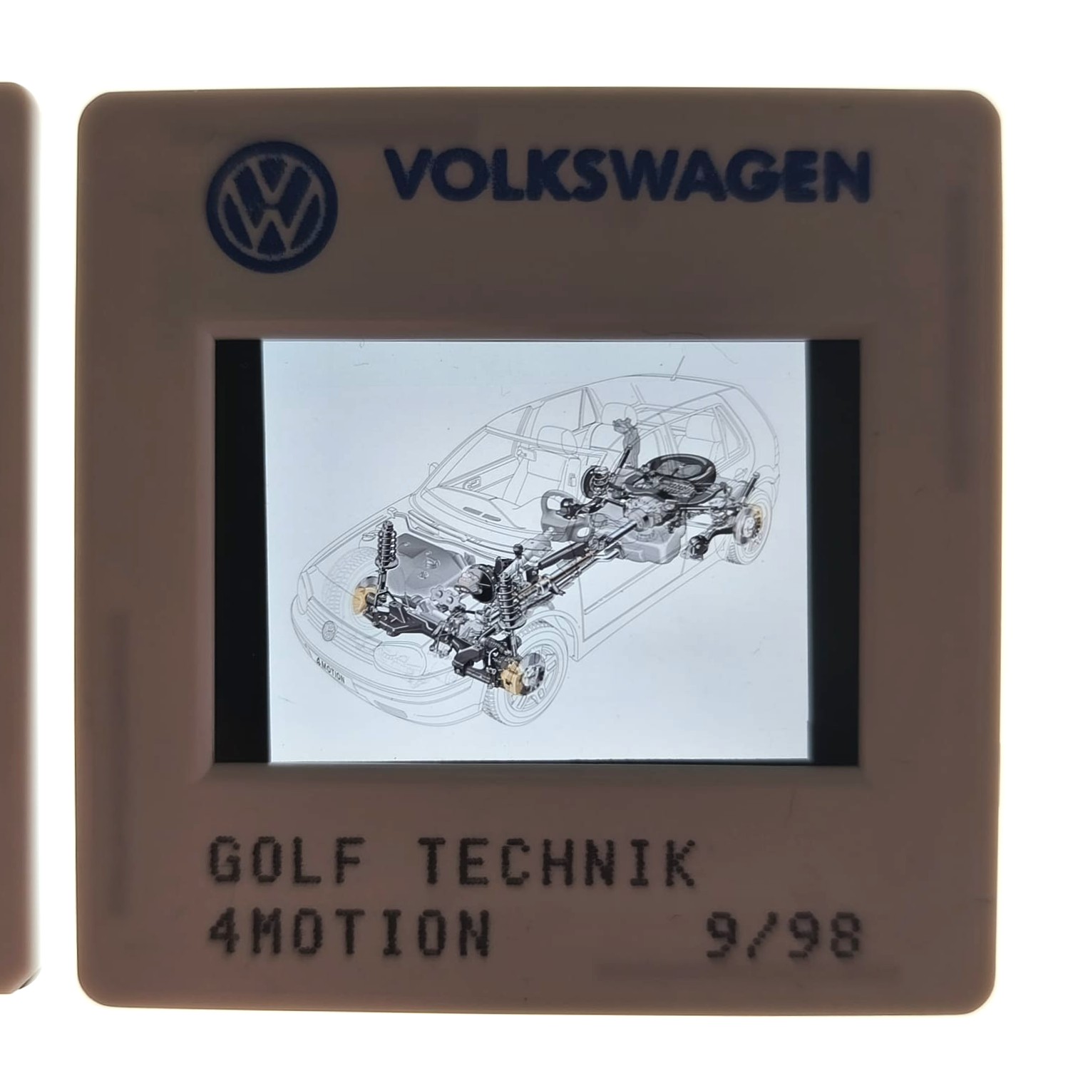 2 Stück alte Presse Werks Foto DIAs, VW Golf 4 , 4-Motion, 1997, 1998, Größen: 5 x 5 cm