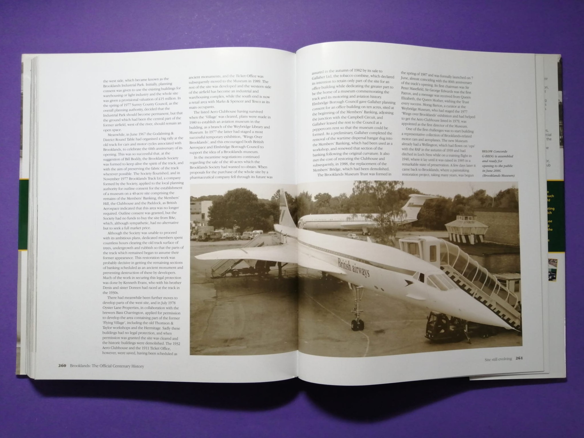 Buch, Brooklands, The Offizial Centenary History, Rennstrecke, Rennsport, Flugplatz, Flugzeuge, Englisch!