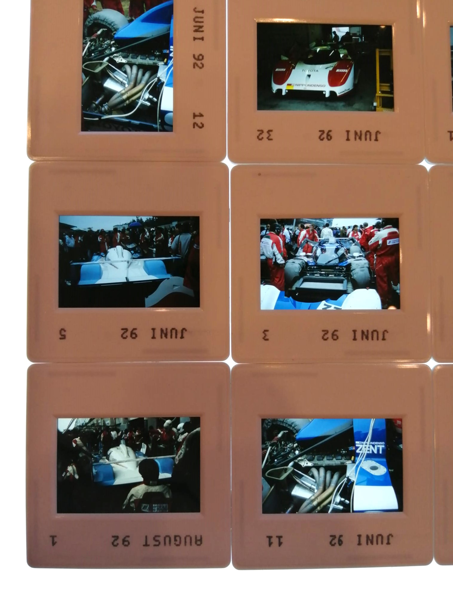 16 Stück alte Presse Foto DIAs, Toyota, 24h LeMans 1992, 5x5cm
