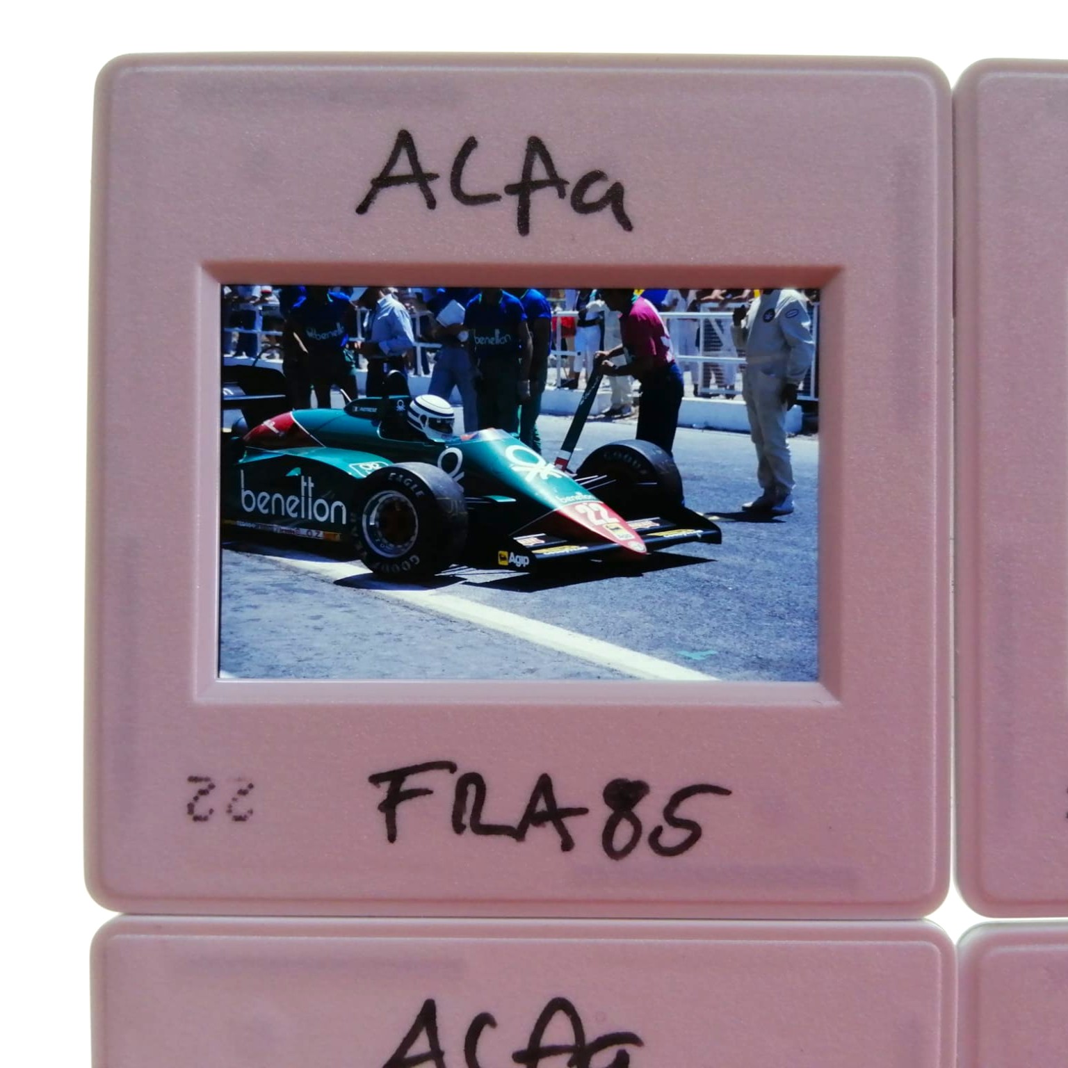 6 Stück alte Presse Foto DIAs, Alfa-Romeo, Eddie Cheever, Riccardo Patrese, Formel 1 Grand Prix Frankreich Paul Ricard Le Castellet 1985, 5x5cm