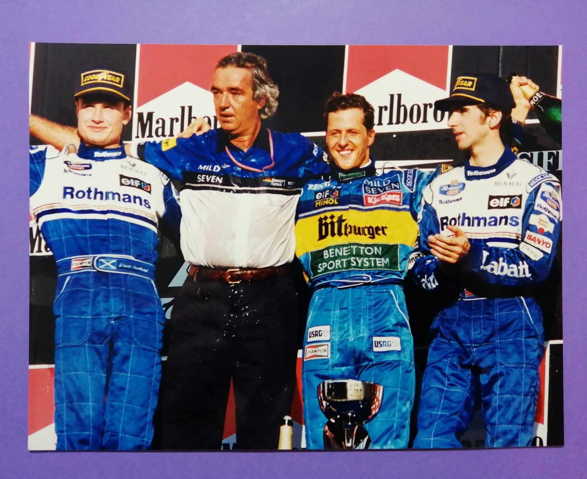 altes Pressefoto, Michael Schumacher, Benetton Renault, Sieger Formel 1 Grand Prix Pacific Aida 1995, Briatore, Coulthard, Hill, 15x20cm