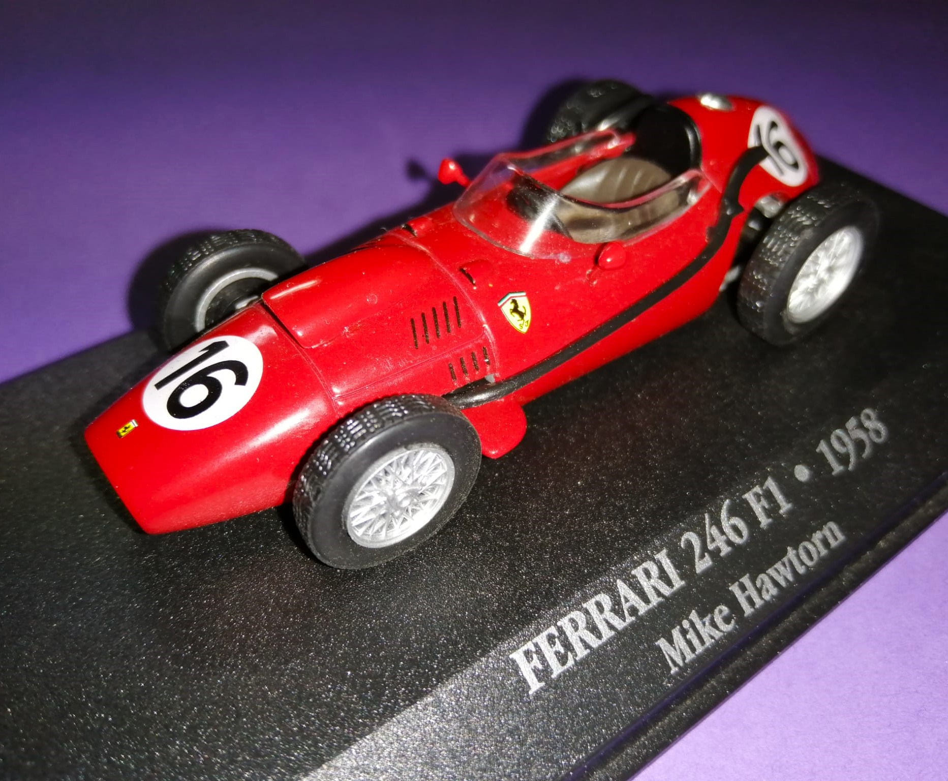Modellauto 1:43, Mike Hawtorn, Ferrari 246F1, Formel 1 Grand Prix 1958, in Original Karton.