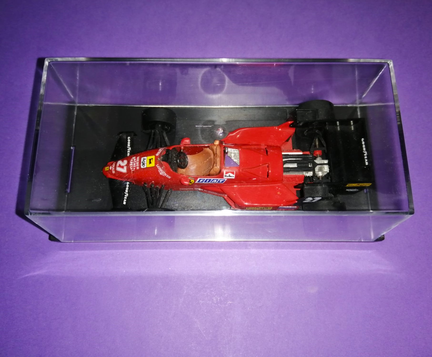 altes Modellauto 1:43, Michele Alboreto, Ferrari 126C4, Formel 1 Grand Prix 1984, In Plexiglasbox.