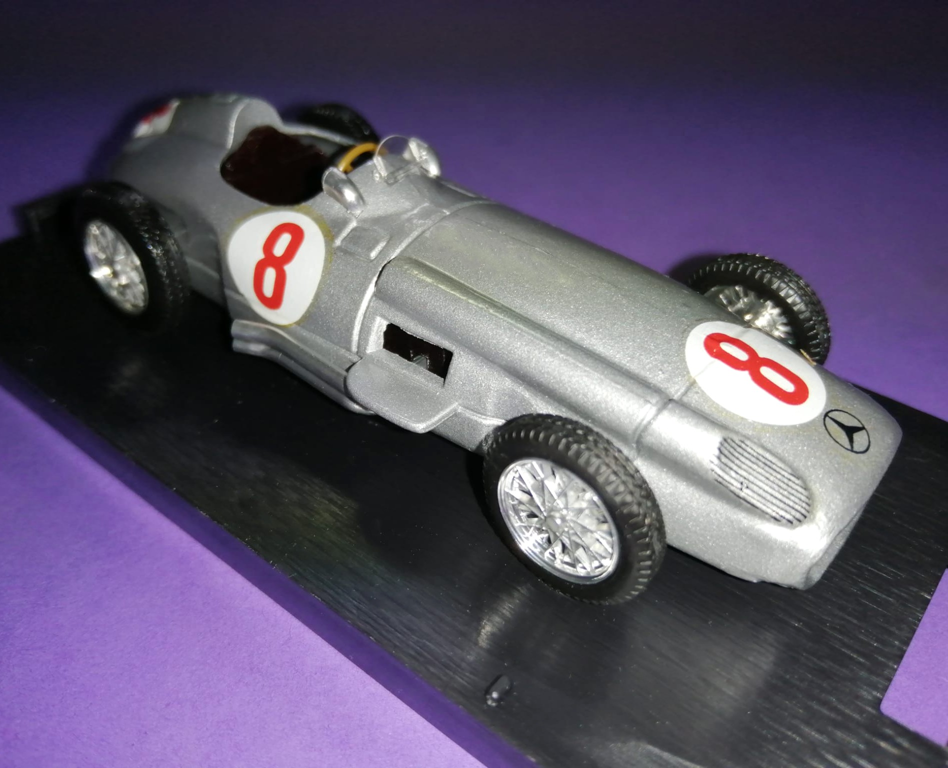 BRUMM Modellauto 1:43, Mercedes Benz W196, Formel 1 Grand Prix 1954, in Original Plexiglasbox und Kartonhülle. 