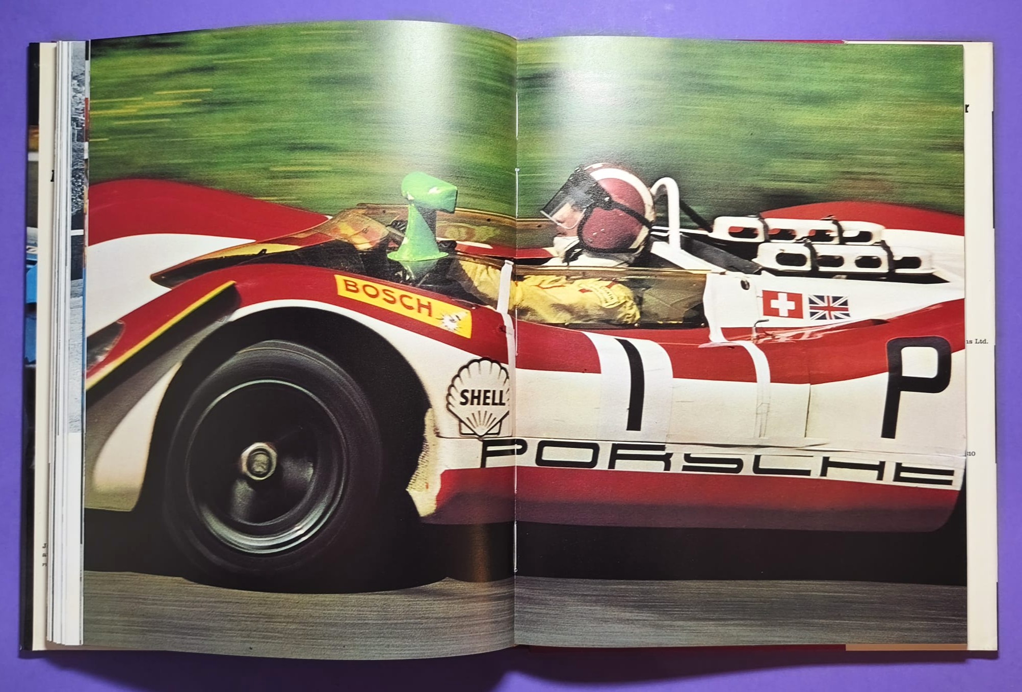 altes Buch, Automobile Year 1969-1970, Ford Capri, Opel Manta,.. Formel 1, LeMans, Rallye, Indy Car,.. Jochen Rindt, Hill, Ickx, Siffert, Stewart,.. Lotus, Ferrari, Porsche 917, Matra,.. ENGLISCH!