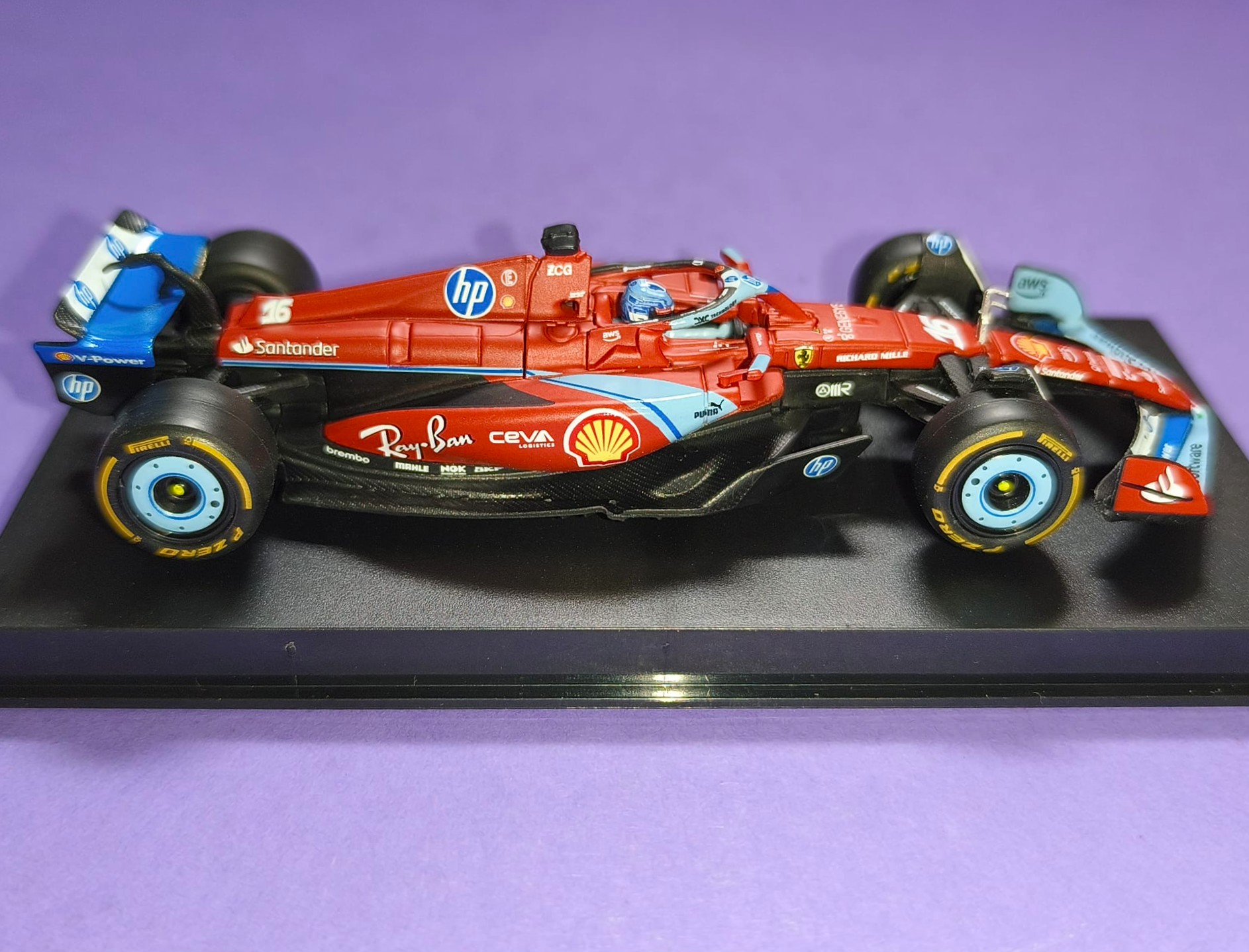 Modellauto 1:43 NEU, Charles Leclerc, Ferrari, Formel 1 Grand Prix Miami USA 2024, in Plexiglasbox und Kartonhülle.