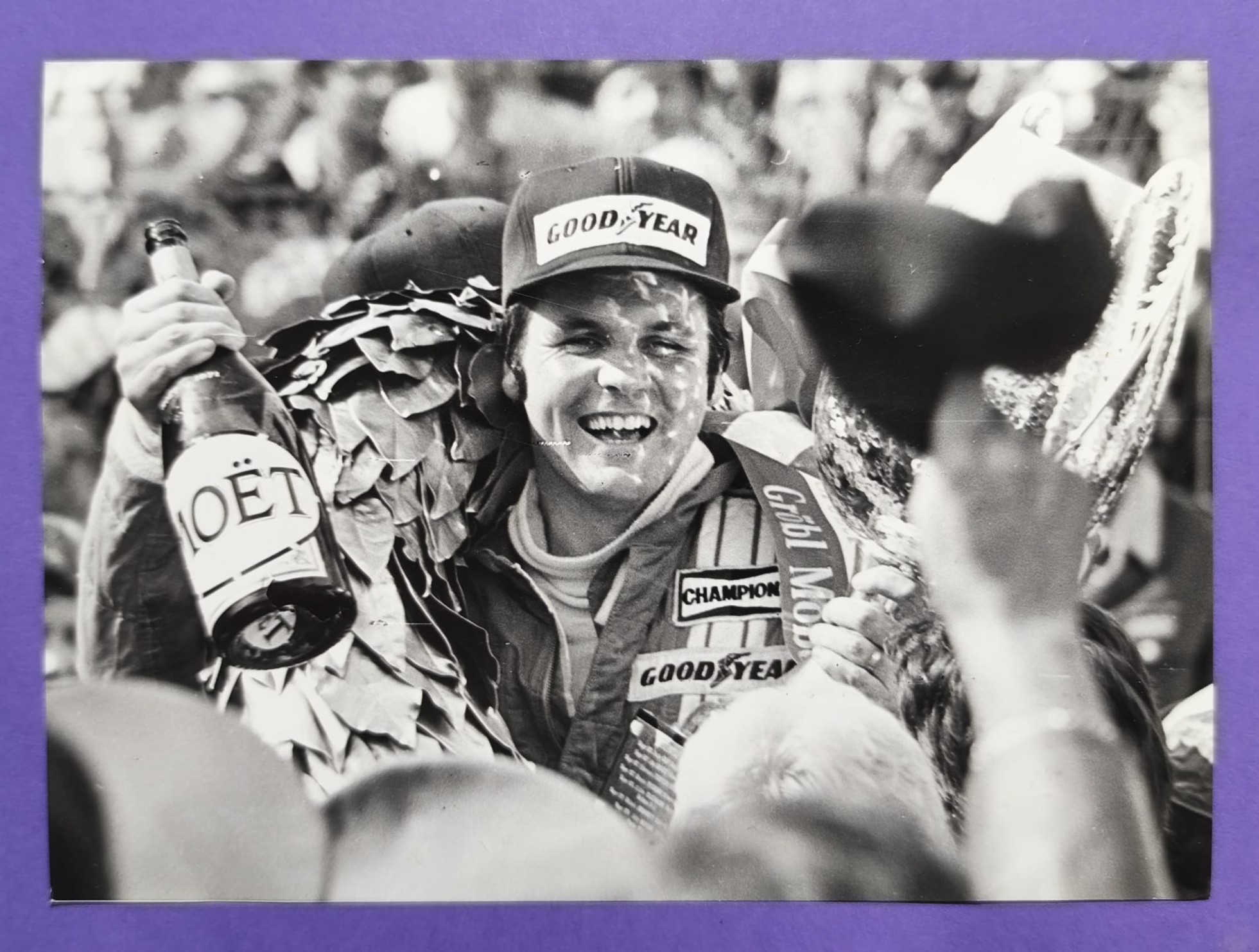 RARITÄT! altes Pressefoto, Alan Jones, Shadow, Sieger Formel 1 Grand Prix Österreichring Zeltweg 1977, 13x18cm