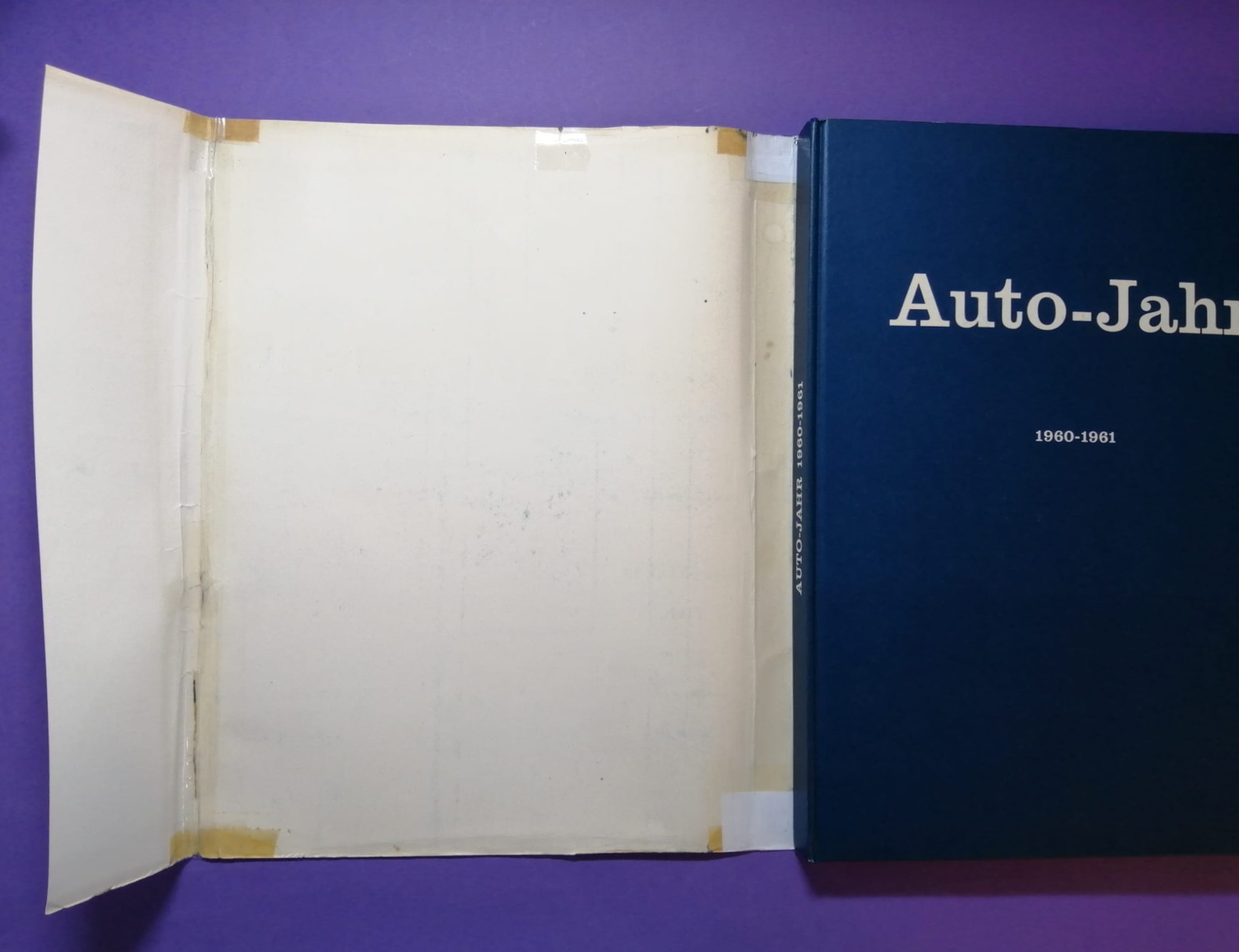 RARITÄT! sehr altes Buch, Auto Jahr 1960-1961 Nr.8, Alfa, Fiat 600, Ferrari Tipo 850,.. Formel 1, LeMans,.. Jack Brabham, John Surtess,..