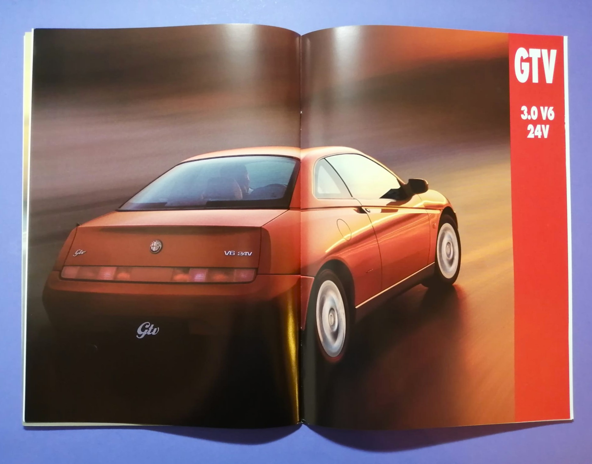 altes Original Autoprospekt, Alfa-Romeo GTV Coupe, V6.., aus dem Jahr 1997, 2 teilig