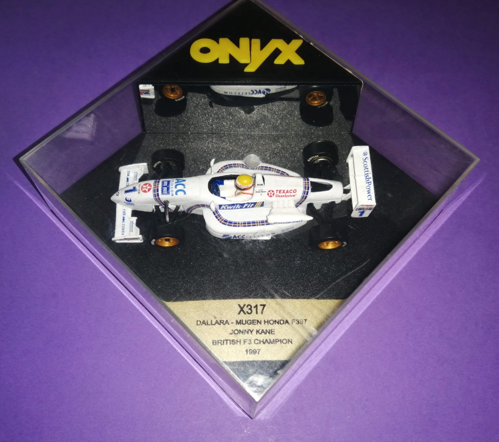 altes ONYX Modellauto 1:43, Jonny Kane, Dallara Mugen Honda F397, Britischer Formel 3 Meister 1997, In Original Plexiglasbox.